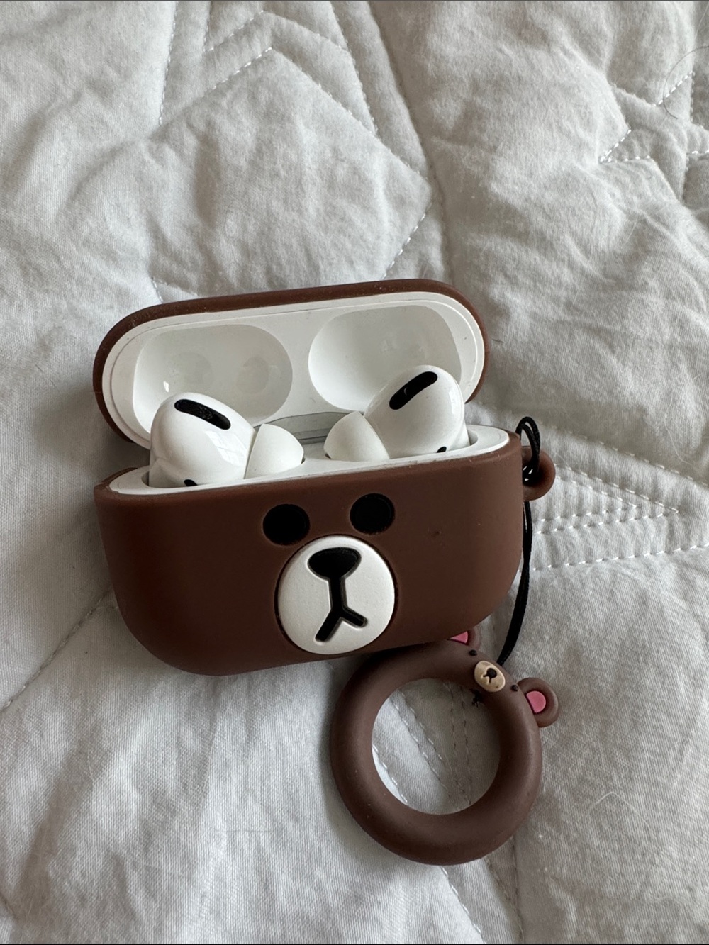 Apple Aipods with Brown Bear Silicone AirPods Case with Ring